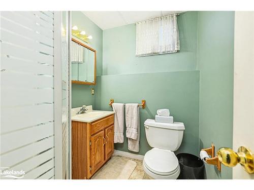 34 Reid Crescent, Collingwood, ON - Indoor Photo Showing Bathroom
