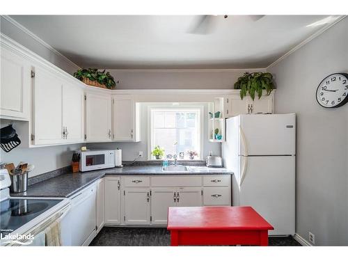 458 Manly Street, Midland, ON - Indoor Photo Showing Kitchen