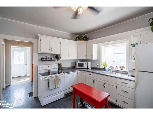 458 Manly Street, Midland, ON - Indoor Photo Showing Kitchen