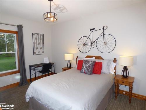 110-184 Snowbridge Way, The Blue Mountains, ON - Indoor Photo Showing Bedroom