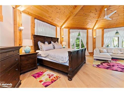 1080 Whitehead Road, Gravenhurst, ON - Indoor Photo Showing Bedroom