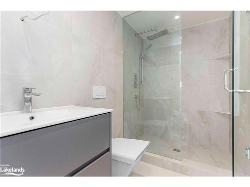 1080 Whitehead Road, Gravenhurst, ON - Indoor Photo Showing Bathroom