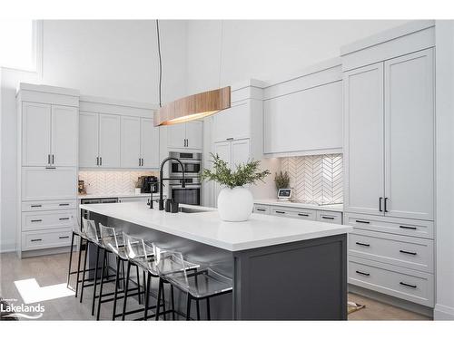 107 Tekiah Road, Clarksburg, ON - Indoor Photo Showing Kitchen With Upgraded Kitchen