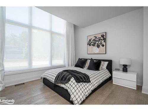 107 Tekiah Road, Clarksburg, ON - Indoor Photo Showing Bedroom