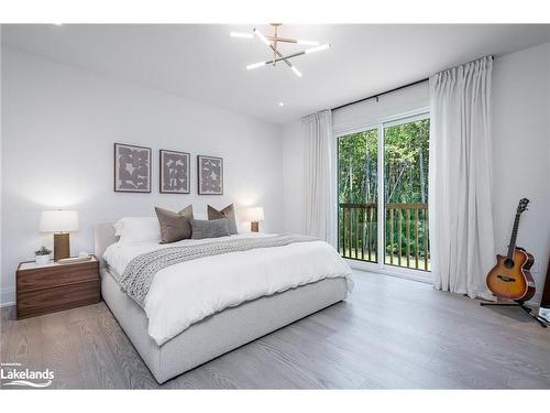 107 Tekiah Road, Clarksburg, ON - Indoor Photo Showing Bedroom