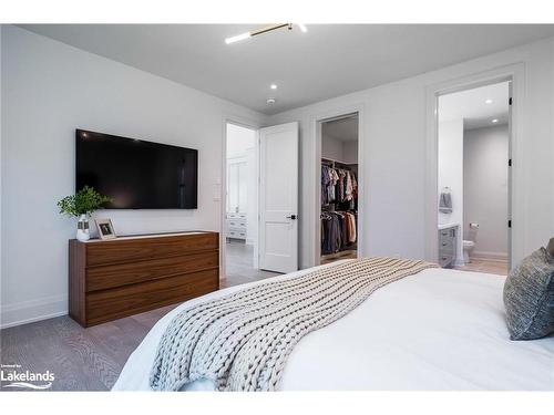 107 Tekiah Road, Clarksburg, ON - Indoor Photo Showing Bedroom