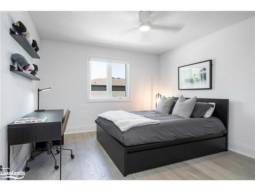 107 Tekiah Road, Clarksburg, ON - Indoor Photo Showing Bedroom