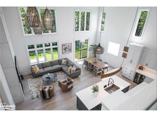 107 Tekiah Road, Clarksburg, ON - Indoor Photo Showing Living Room