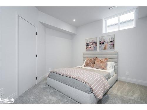 107 Tekiah Road, Clarksburg, ON - Indoor Photo Showing Bedroom