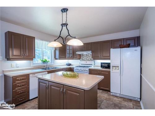 28 Caribou Trail, Wasaga Beach, ON - Indoor Photo Showing Kitchen With Double Sink
