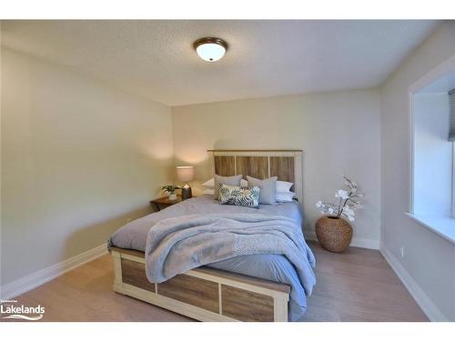 1 Oliver Crescent, Collingwood, ON - Indoor Photo Showing Bedroom