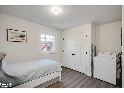 260 Bay Street, Gravenhurst, ON - Indoor Photo Showing Laundry Room
