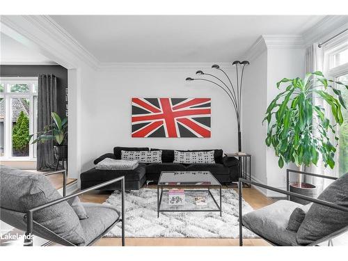 3 Burnside Court, Collingwood, ON - Indoor Photo Showing Living Room