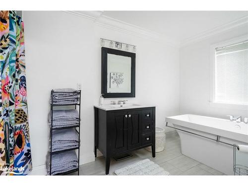 3 Burnside Court, Collingwood, ON - Indoor Photo Showing Bathroom