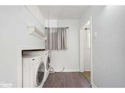 60 Laidlaw Street, Wasaga Beach, ON - Indoor Photo Showing Laundry Room