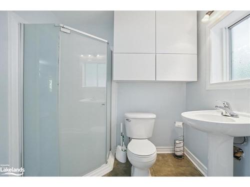 60 Laidlaw Street, Wasaga Beach, ON - Indoor Photo Showing Bathroom
