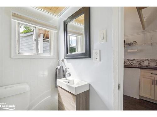 60 Laidlaw Street, Wasaga Beach, ON - Indoor Photo Showing Bathroom