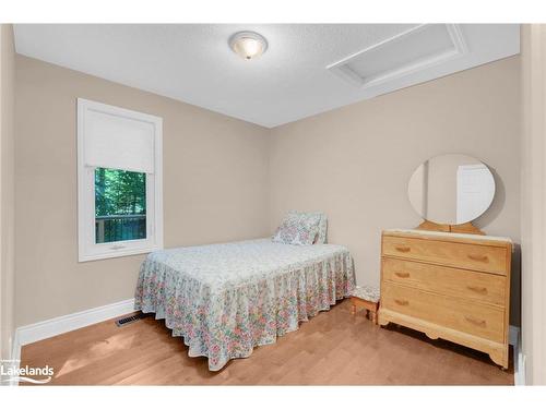 34 Coutnac Crescent, Tiny, ON - Indoor Photo Showing Bedroom