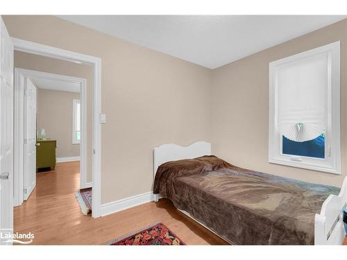 34 Coutnac Crescent, Tiny, ON - Indoor Photo Showing Bedroom