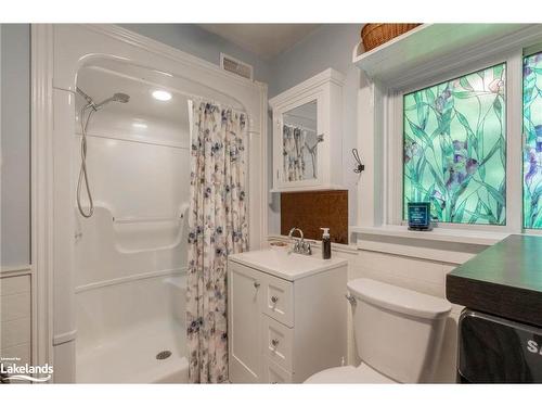 643 North Mary Lake Road, Huntsville, ON - Indoor Photo Showing Bathroom