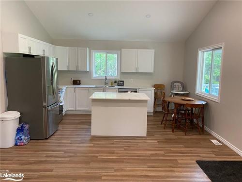 11 Dunchurch Estates Road, Dunchurch, ON - Indoor Photo Showing Kitchen With Double Sink