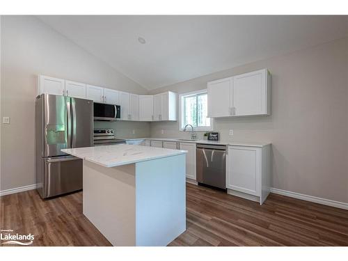 11 Dunchurch Estates Road, Dunchurch, ON - Indoor Photo Showing Kitchen