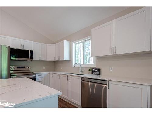 11 Dunchurch Estates Road, Dunchurch, ON - Indoor Photo Showing Kitchen