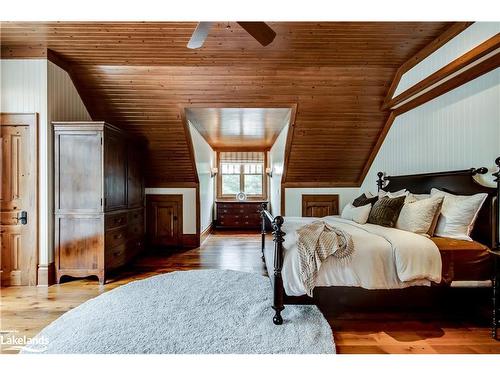 1902 Foxpoint Road, Dwight, ON - Indoor Photo Showing Bedroom