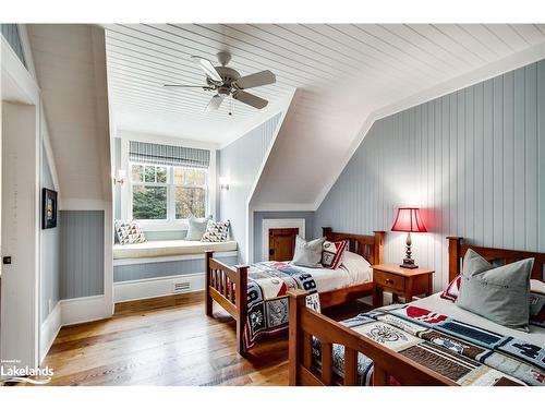 1902 Foxpoint Road, Dwight, ON - Indoor Photo Showing Bedroom