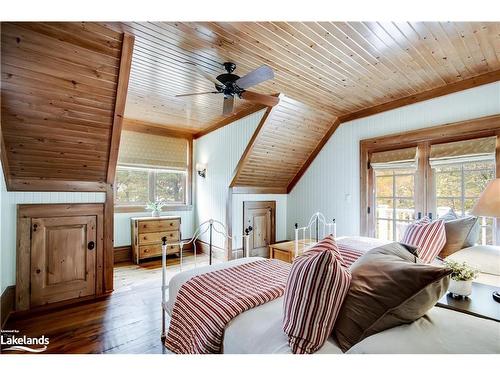 1902 Foxpoint Road, Dwight, ON - Indoor Photo Showing Bedroom