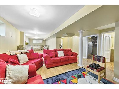 6 Rose Valley Way, Wasaga Beach, ON - Indoor Photo Showing Living Room