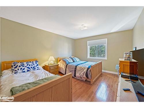 6 Rose Valley Way, Wasaga Beach, ON - Indoor Photo Showing Bedroom