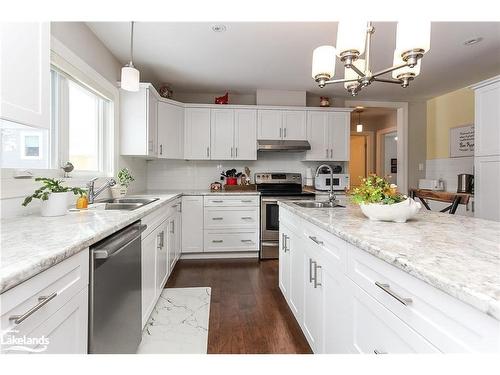 52 29Th Street N, Wasaga Beach, ON - Indoor Photo Showing Kitchen With Double Sink With Upgraded Kitchen