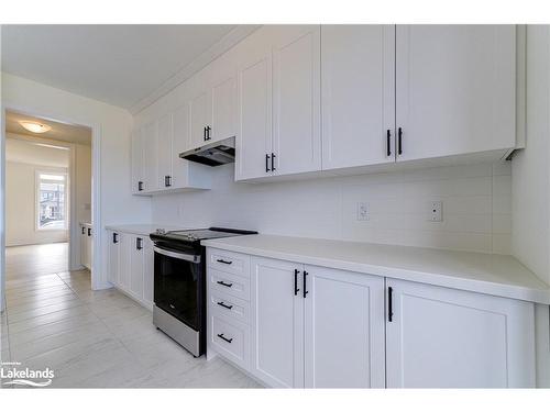 9 Del Ray Crescent, Wasaga Beach, ON - Indoor Photo Showing Kitchen