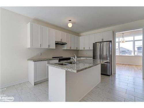 77 Sun Valley Avenue, Wasaga Beach, ON - Indoor Photo Showing Kitchen With Stainless Steel Kitchen With Double Sink With Upgraded Kitchen