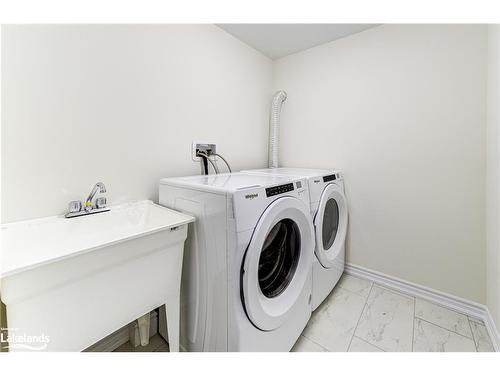 77 Sun Valley Avenue, Wasaga Beach, ON - Indoor Photo Showing Laundry Room