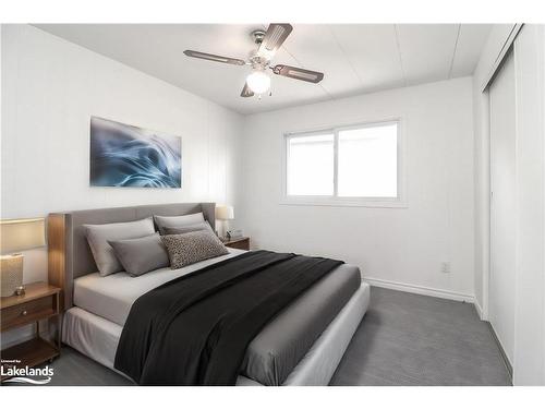 6 Weeping Willow Court, Innisfil, ON - Indoor Photo Showing Bedroom