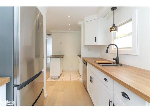 23 Trefoil Drive, Innisfil, ON - Indoor Photo Showing Kitchen With Double Sink