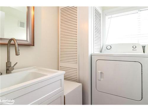 23 Trefoil Drive, Innisfil, ON - Indoor Photo Showing Laundry Room