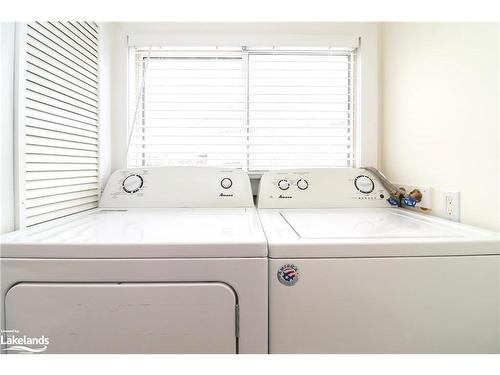 23 Trefoil Drive, Innisfil, ON - Indoor Photo Showing Laundry Room