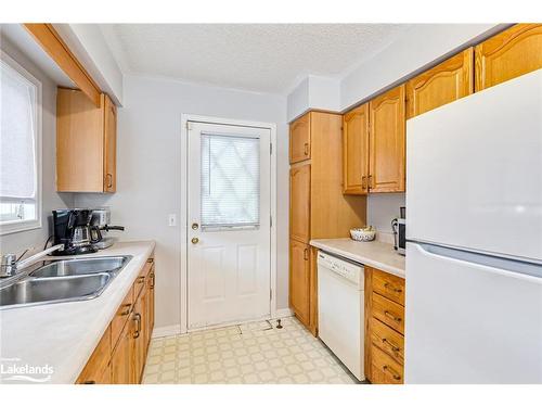 45 Dyer Drive, Wasaga Beach, ON - Indoor Photo Showing Kitchen With Double Sink