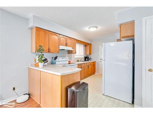 45 Dyer Drive, Wasaga Beach, ON - Indoor Photo Showing Kitchen