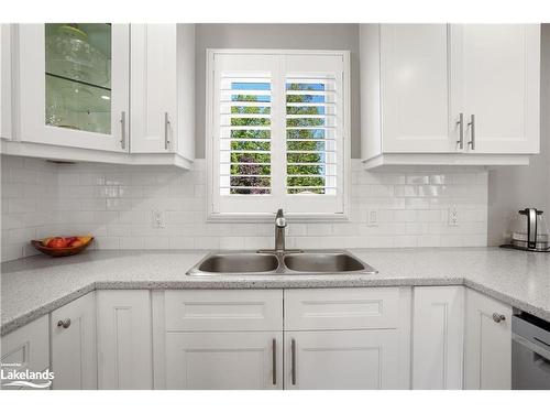 18 Royal Beech Drive, Wasaga Beach, ON - Indoor Photo Showing Kitchen With Double Sink