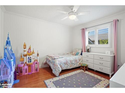 18 Royal Beech Drive, Wasaga Beach, ON - Indoor Photo Showing Bedroom