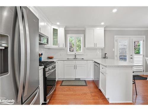 18 Royal Beech Drive, Wasaga Beach, ON - Indoor Photo Showing Kitchen With Stainless Steel Kitchen With Double Sink With Upgraded Kitchen