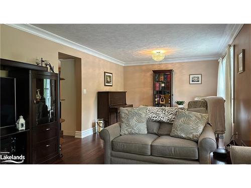 345 Puddicombe Road, Midland, ON - Indoor Photo Showing Living Room