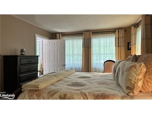 345 Puddicombe Road, Midland, ON - Indoor Photo Showing Bedroom