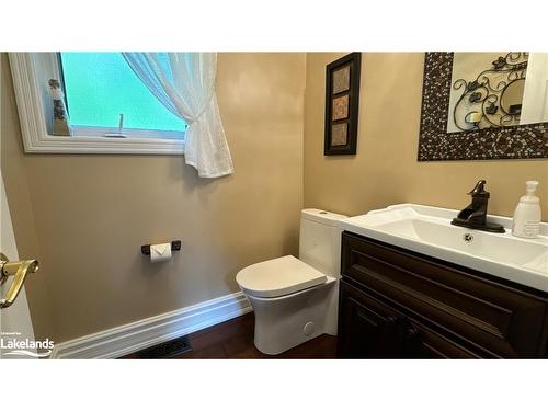 345 Puddicombe Road, Midland, ON - Indoor Photo Showing Bathroom