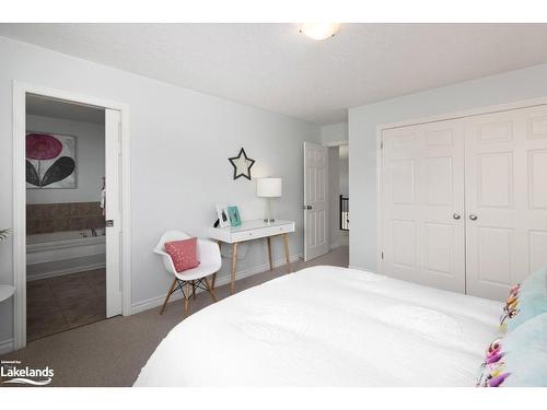38 Sherwood Street, Collingwood, ON - Indoor Photo Showing Bedroom