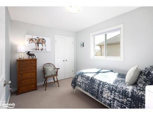 38 Sherwood Street, Collingwood, ON - Indoor Photo Showing Bedroom